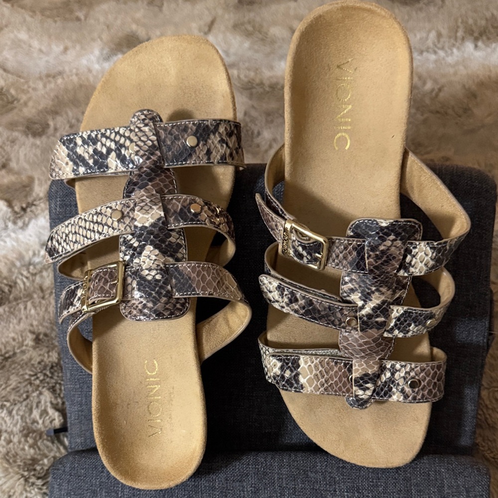 Vionic Multi-tone Snakeskin Slide Sandals w/Build-in Orthotic Support - Size 7 - Picture 2 of 4